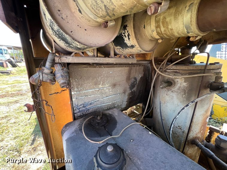 image for item HX9921 1986 Sullivan Machinery  air compressor