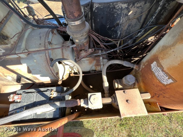 image for item HX9921 1986 Sullivan Machinery  air compressor