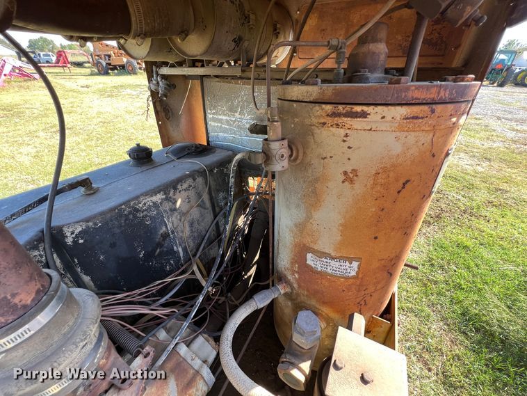 image for item HX9921 1986 Sullivan Machinery  air compressor