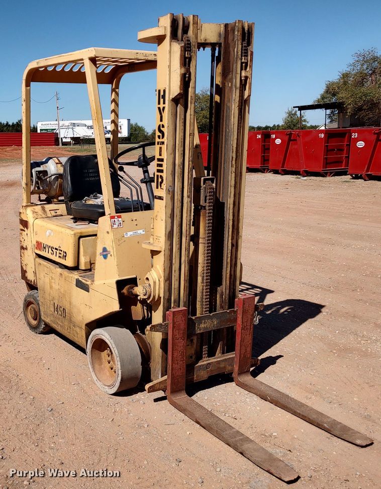 image for item IS9470 Hyster S30XL  forklift