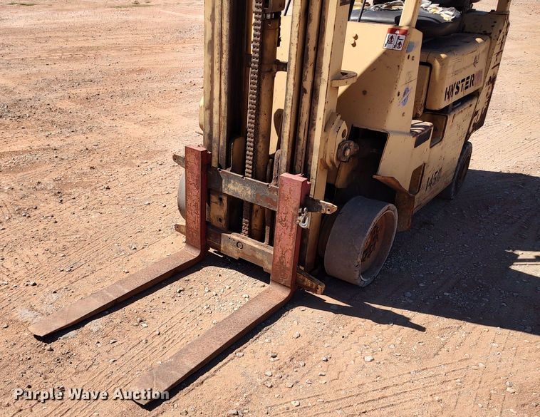 image for item IS9470 Hyster S30XL  forklift