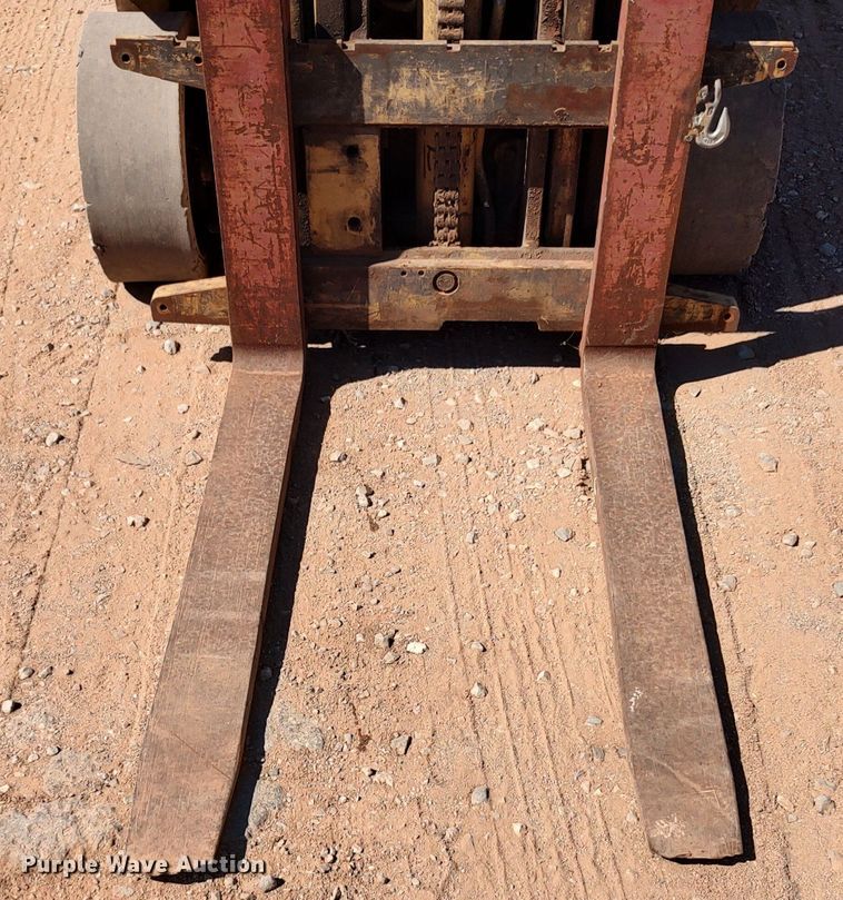 image for item IS9470 Hyster S30XL  forklift