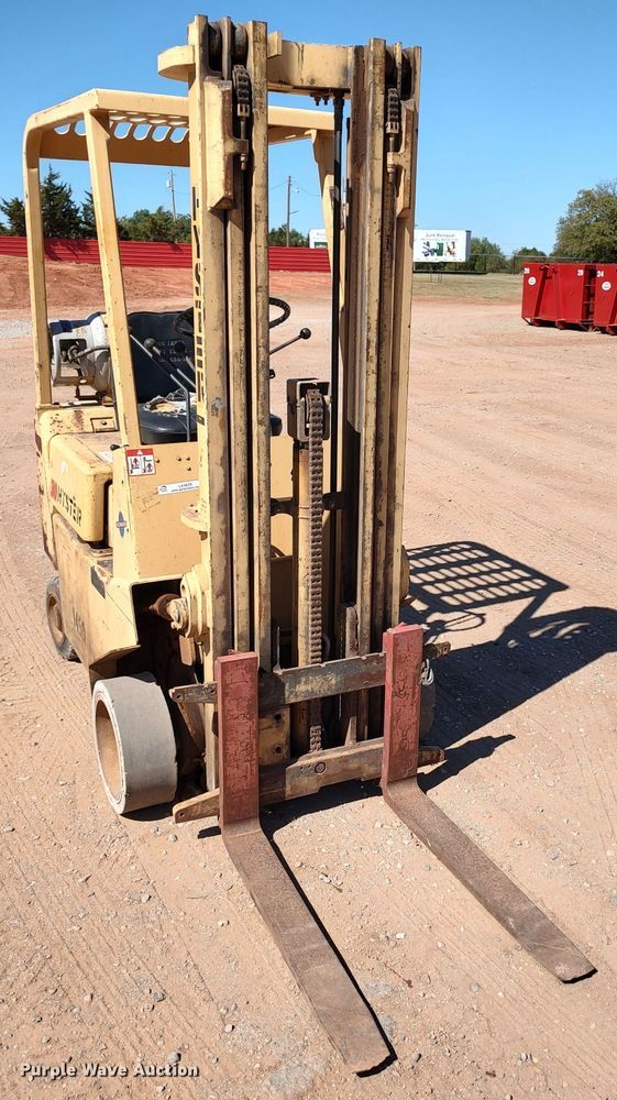 image for item IS9470 Hyster S30XL  forklift