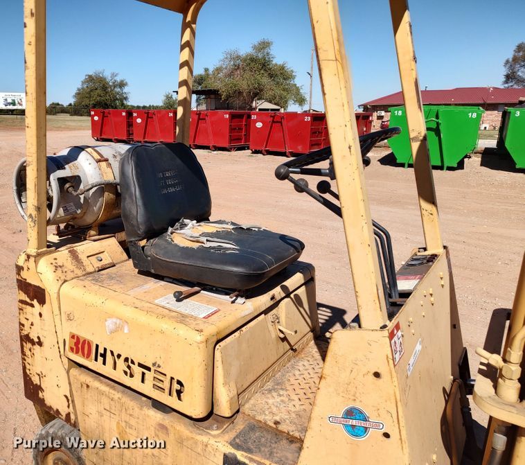 image for item IS9470 Hyster S30XL  forklift