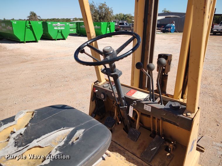 image for item IS9470 Hyster S30XL  forklift