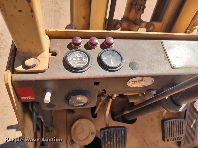 image for item IS9470 Hyster S30XL  forklift