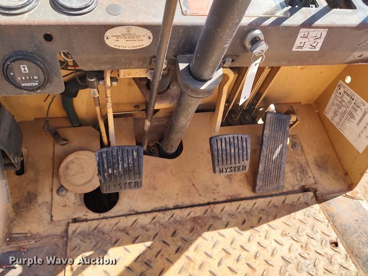 image for item IS9470 Hyster S30XL  forklift