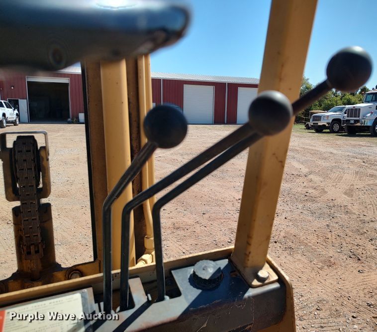 image for item IS9470 Hyster S30XL  forklift