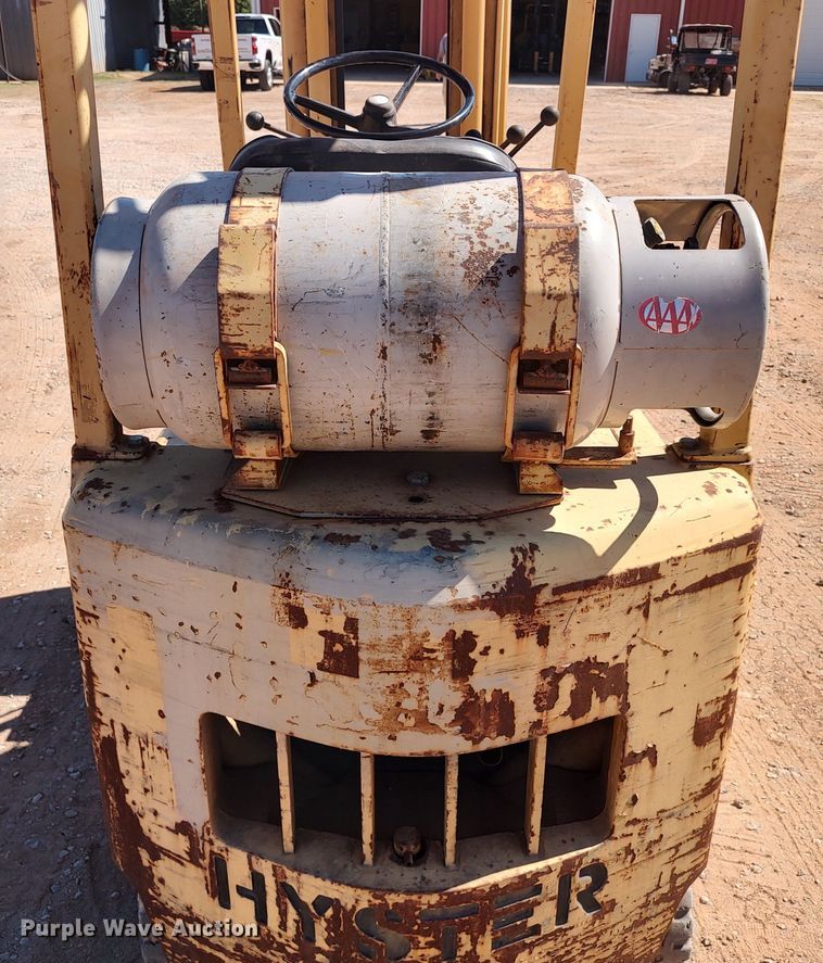 image for item IS9470 Hyster S30XL  forklift