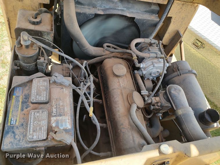 image for item IS9470 Hyster S30XL  forklift