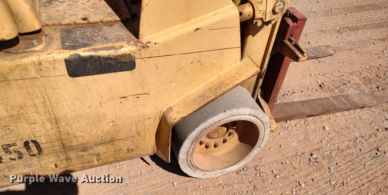 image for item IS9470 Hyster S30XL  forklift