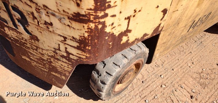 image for item IS9470 Hyster S30XL  forklift