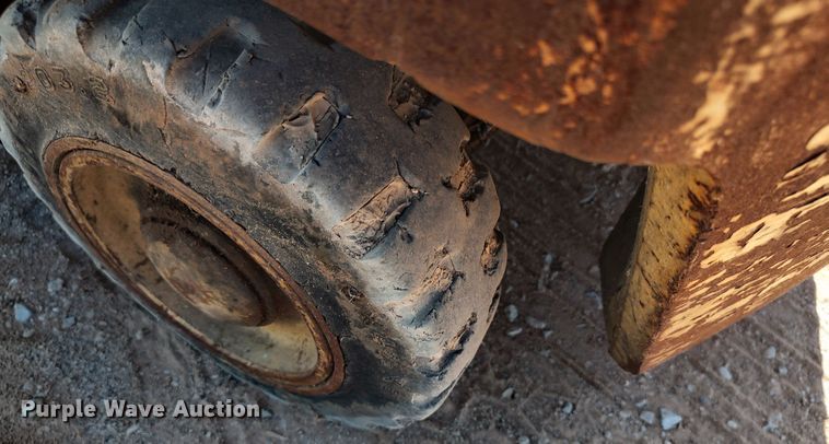 image for item IS9470 Hyster S30XL  forklift