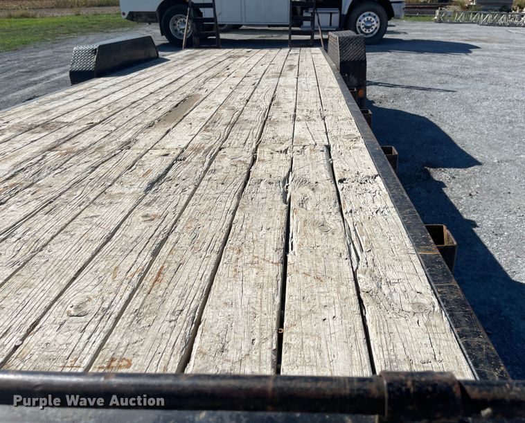 image for item JD9252 2012 PJ CC242  equipment trailer