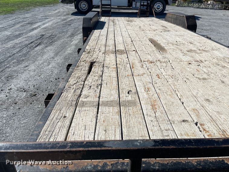 image for item JD9252 2012 PJ CC242  equipment trailer