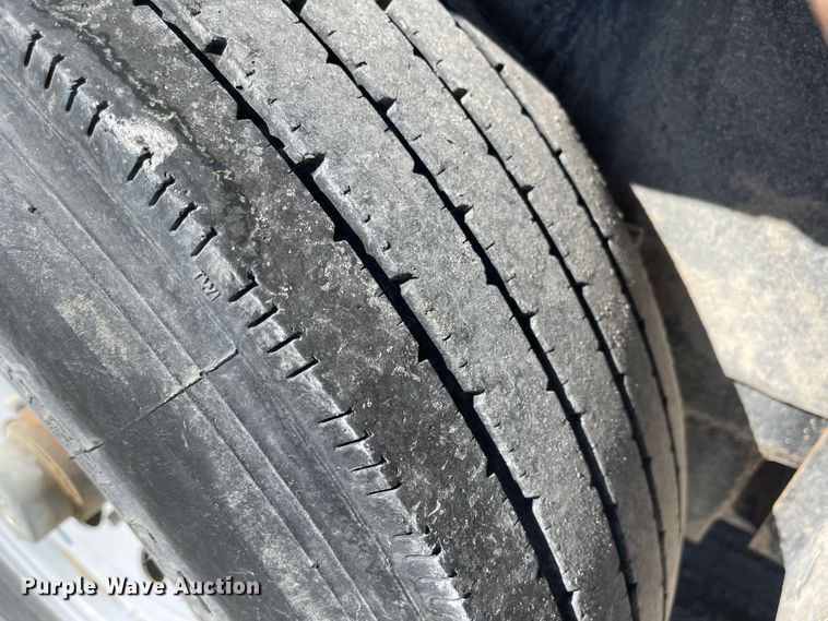 image for item JD9252 2012 PJ CC242  equipment trailer