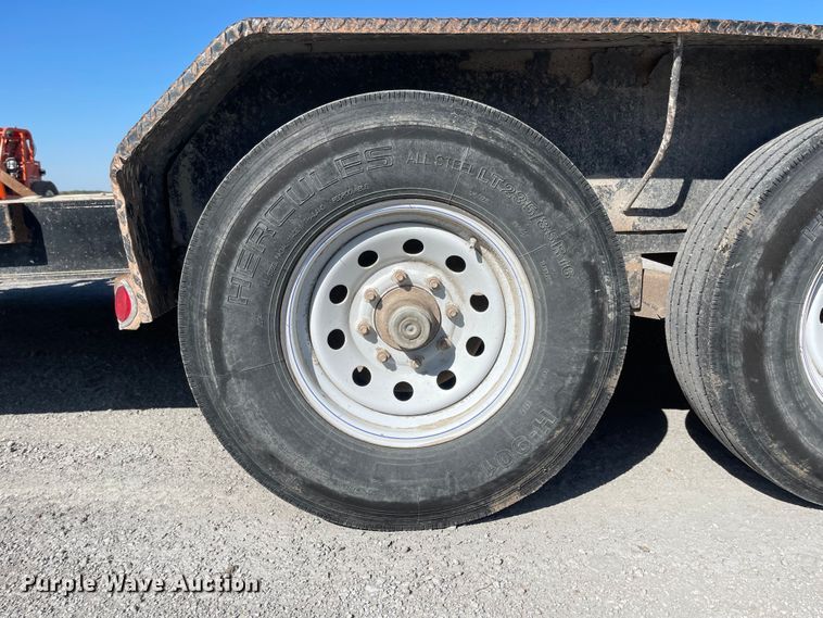 image for item JD9252 2012 PJ CC242  equipment trailer