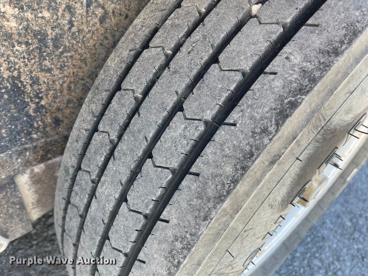 image for item JD9252 2012 PJ CC242  equipment trailer