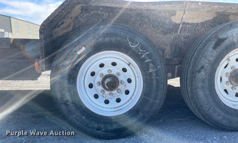 image for item JD9252 2012 PJ CC242  equipment trailer