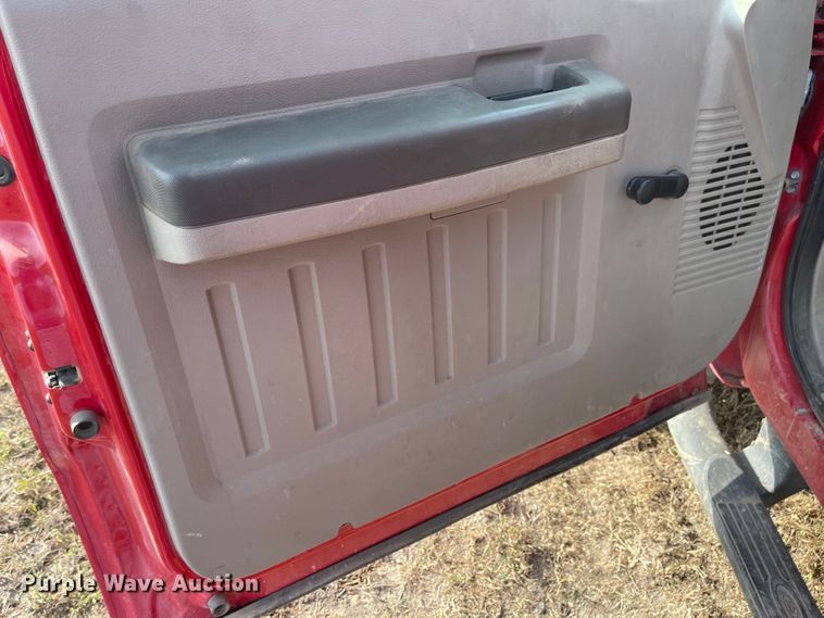 image for item JD9329 2008 Ford F550 Super Duty XL  Crew Cab truck cab and chassis