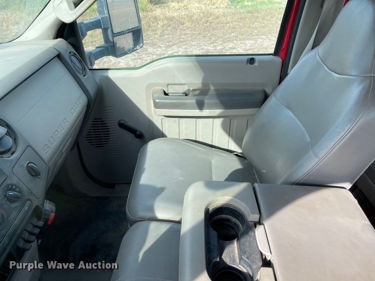 image for item JD9329 2008 Ford F550 Super Duty XL  Crew Cab truck cab and chassis