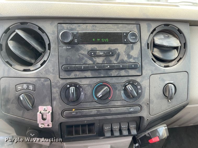 image for item JD9329 2008 Ford F550 Super Duty XL  Crew Cab truck cab and chassis