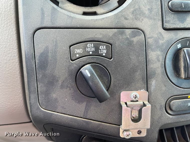 image for item JD9329 2008 Ford F550 Super Duty XL  Crew Cab truck cab and chassis