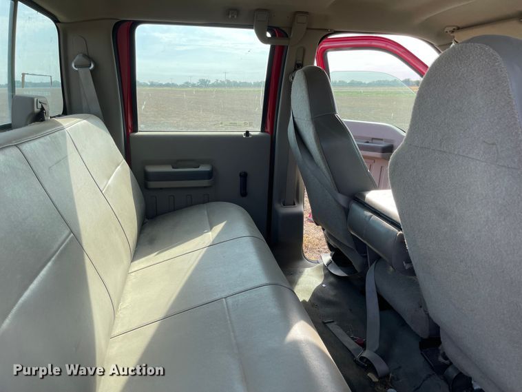 image for item JD9329 2008 Ford F550 Super Duty XL  Crew Cab truck cab and chassis