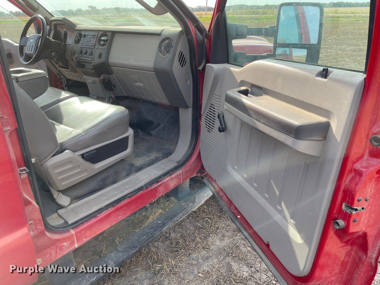 image for item JD9329 2008 Ford F550 Super Duty XL  Crew Cab truck cab and chassis