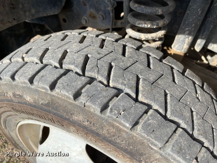 image for item JD9329 2008 Ford F550 Super Duty XL  Crew Cab truck cab and chassis