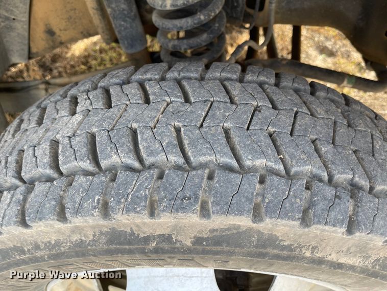 image for item JD9329 2008 Ford F550 Super Duty XL  Crew Cab truck cab and chassis