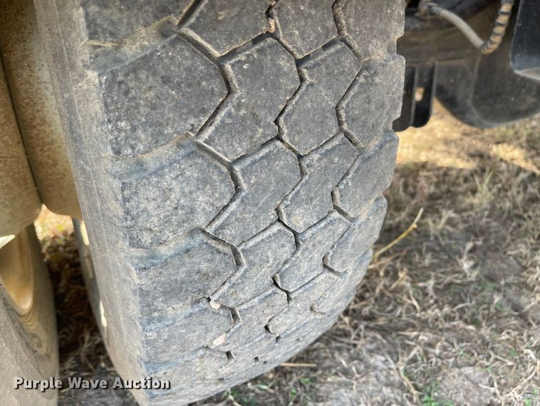 image for item JD9329 2008 Ford F550 Super Duty XL  Crew Cab truck cab and chassis