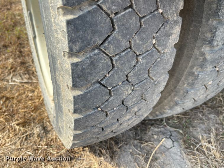 image for item JD9329 2008 Ford F550 Super Duty XL  Crew Cab truck cab and chassis