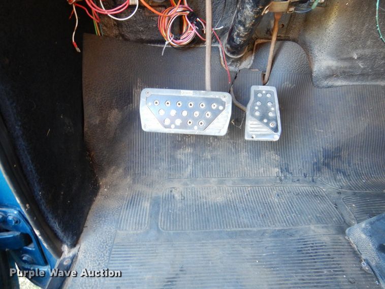 image for item JL9948 1952 GMC  pickup truck body with 1978 Chevrolet K20 chassis