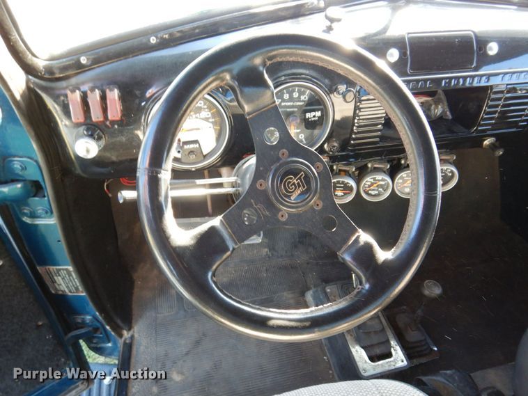 image for item JL9948 1952 GMC  pickup truck body with 1978 Chevrolet K20 chassis