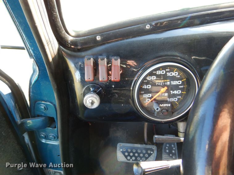 image for item JL9948 1952 GMC  pickup truck body with 1978 Chevrolet K20 chassis