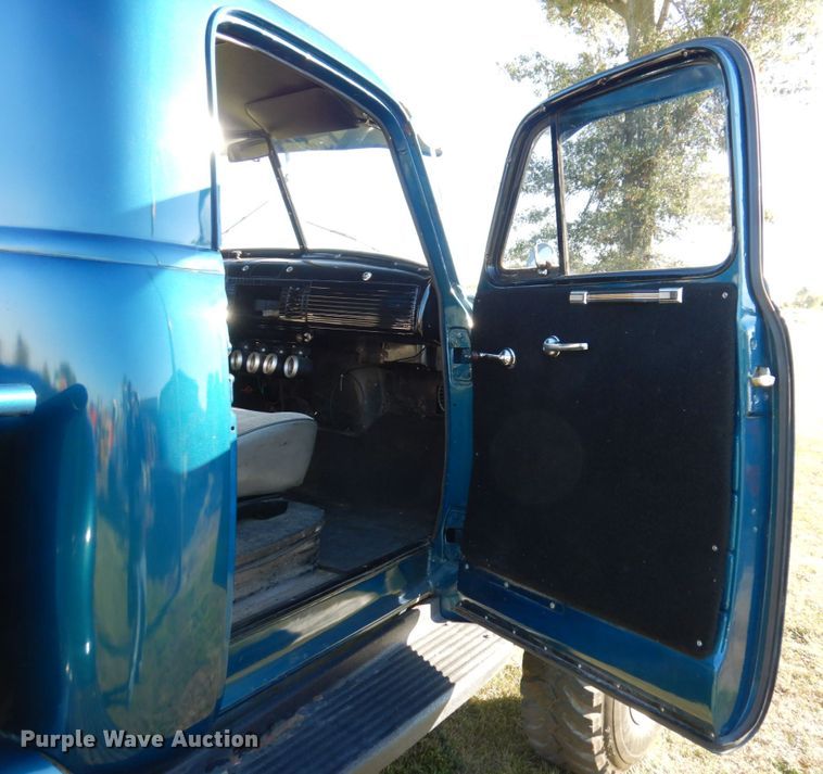 image for item JL9948 1952 GMC  pickup truck body with 1978 Chevrolet K20 chassis