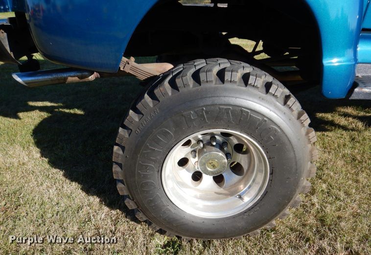 image for item JL9948 1952 GMC  pickup truck body with 1978 Chevrolet K20 chassis