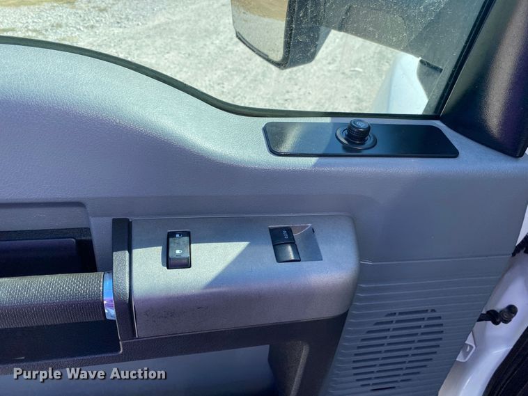 image for item JW9382 2016 Ford F650 Super Duty  box truck