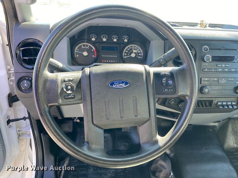 image for item JW9382 2016 Ford F650 Super Duty  box truck