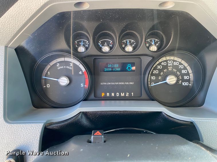 image for item JW9382 2016 Ford F650 Super Duty  box truck