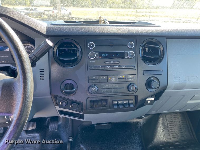 image for item JW9382 2016 Ford F650 Super Duty  box truck