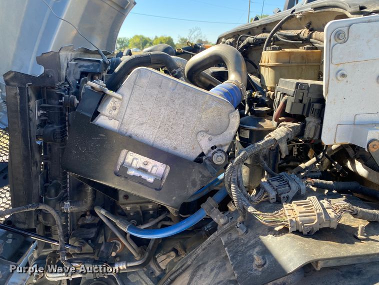 image for item JW9382 2016 Ford F650 Super Duty  box truck