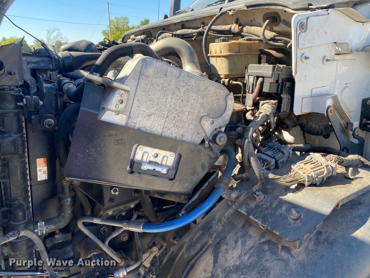 image for item JW9382 2016 Ford F650 Super Duty  box truck