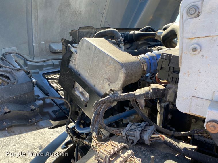 image for item JW9382 2016 Ford F650 Super Duty  box truck