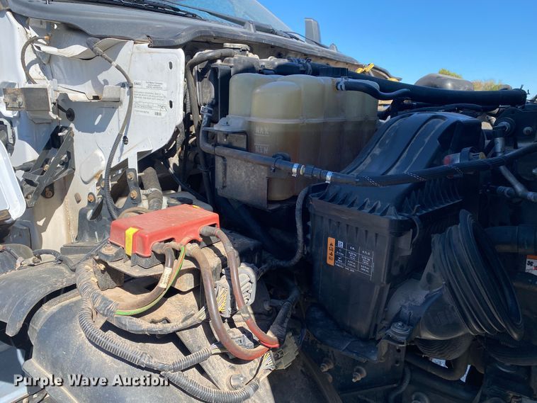 image for item JW9382 2016 Ford F650 Super Duty  box truck