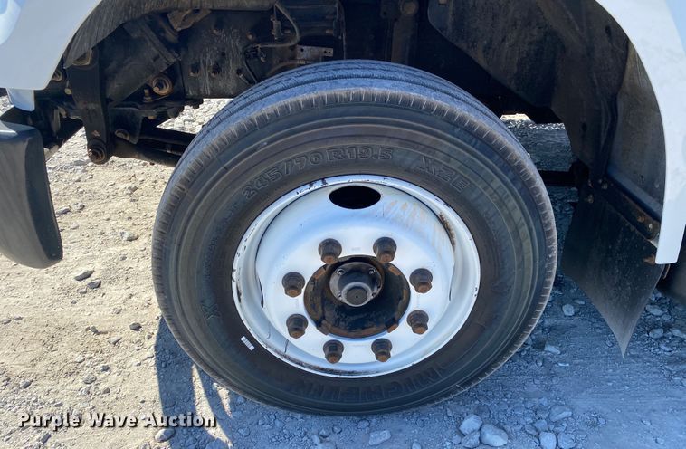 image for item JW9382 2016 Ford F650 Super Duty  box truck