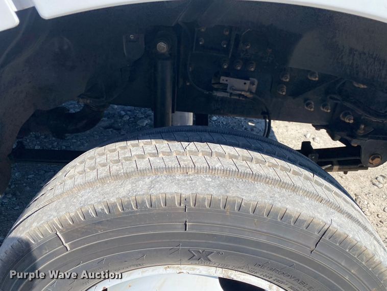 image for item JW9382 2016 Ford F650 Super Duty  box truck