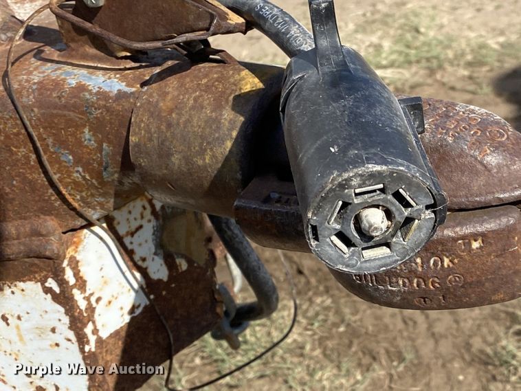 image for item JW9401 2009 CM  enclosed cargo trailer