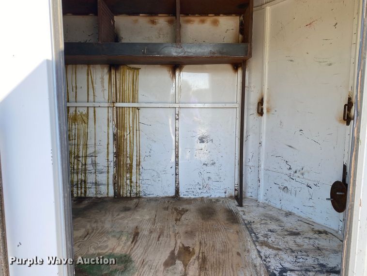 image for item JW9401 2009 CM  enclosed cargo trailer